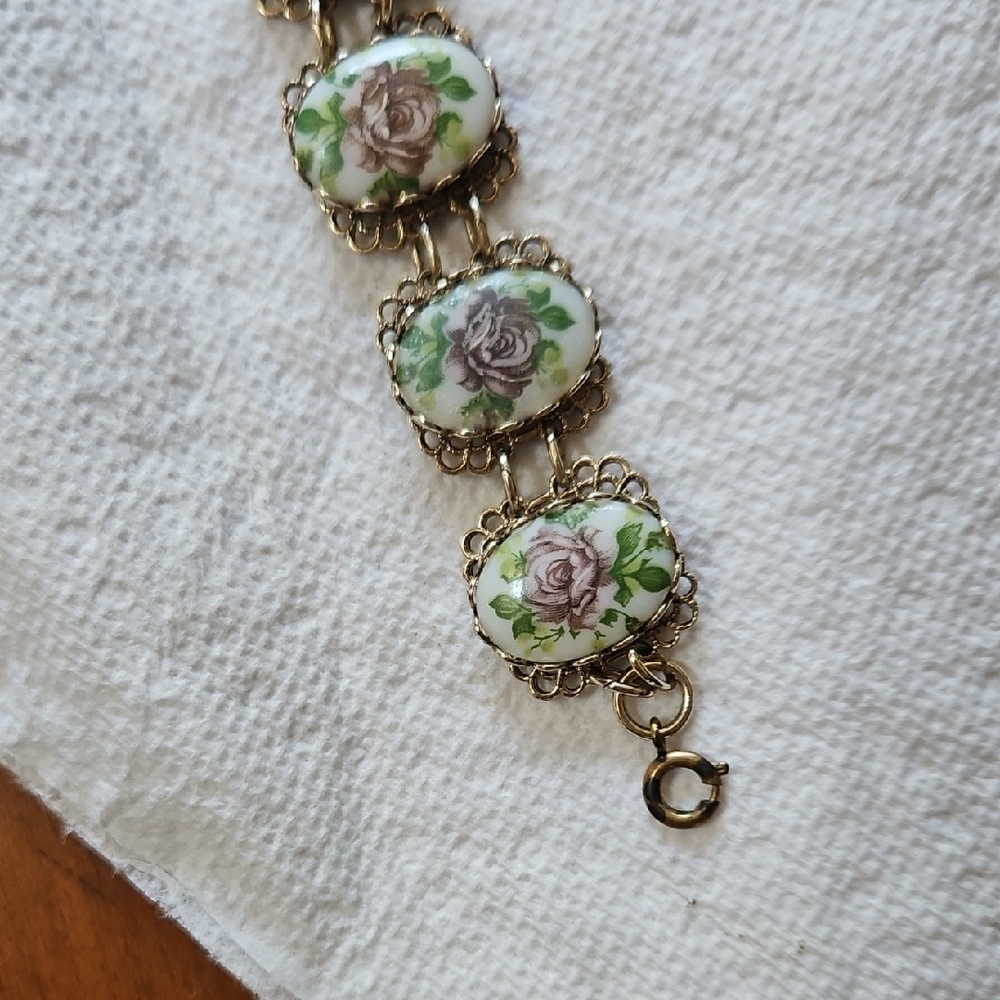 VNT Porcelain Rose Cameo Bracelet - Picture 5 of 11